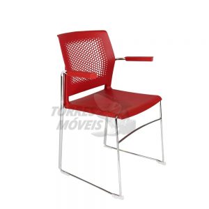 Cadeira Torres Axel estrutura trapezoidal encosto perfurado com braço